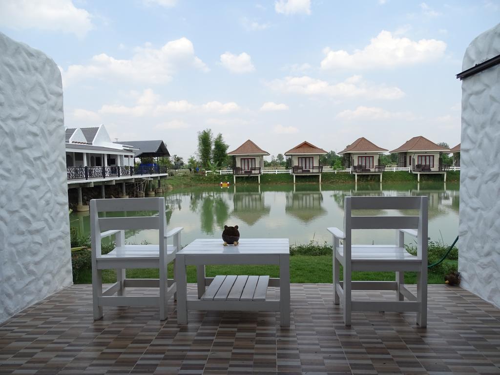 Lemon Resort Бурірам Екстер'єр фото